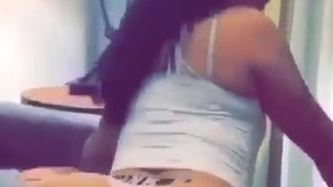 Hot ass teen ebony showing her ass on webcam